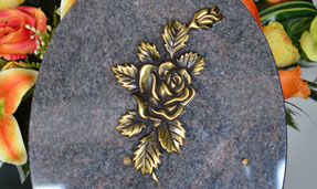 bronze-roses-marbrerie-avignon-cavaillon-carpentras-sorgues
