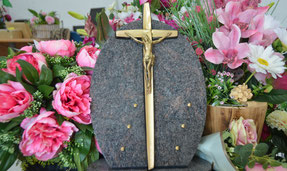 bronze-crucifix-croix-iberica-stele-monument-marbre