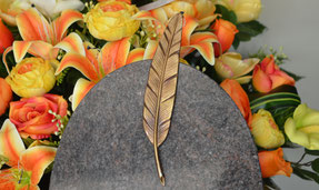 bronze-plume-ecrivain-livre-marbrerie-orange-orangeoise-calabrun