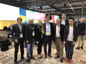 (v.l.n.r.) Julian Bracht (Steinhagen), David Luge (Schloß Holte-Stukenbrock), Berit Seidel (Rheda-Wiedenbrück), Spitzenkandidat Moritz Körner, OWL-Kandidat Dr. Ulrich Klotz (Verl), Kreisvorsitzender Patrick Büker (Rheda-Wiedenbrück) u. Anthony Masaki (GT)
