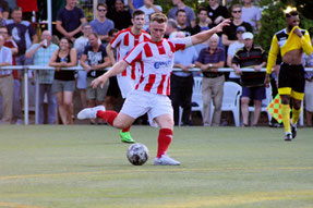 Dave Fehlandt (am Ball) war Dreh und Angelpunkt im Mittelfeld. Foto: Uta Jerasch