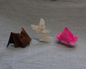 作品｢うさぎのもちつき｣｢コウモリ｣｢花かご｣