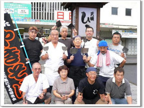 両手にヘラの日田やきそば研究会