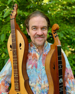 Klezmer master Pete Rushefsky performs Friday evening and teaches 3 workshops.