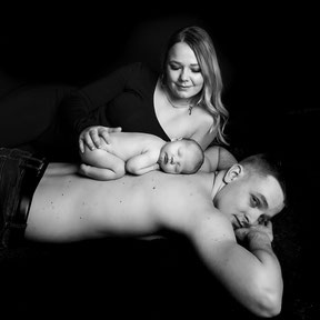 newbornshoot in zwart wit