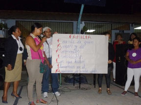 Creación literaria compartida entre padres de familia de la Escuela 10 de Agosto de Manta, Ecuador.