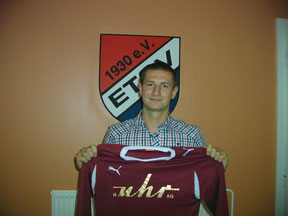Tim Wulff mit dem ETSV Trikot