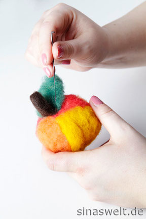 DIY, do it yourself, selber machen, selbst machen, Selbermachen, Filzen, Filz, kreativ, Basteln mit Kindern, kreativ mit Kindern, Dekoidee, nähen, Nähkissen, Nadelkissen, Anleitung, Bastelanleitung, diy möbel, diy geschenke, diy ideen, do it yourself, do