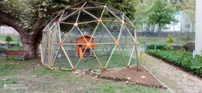 Dôme géodésique volière