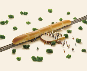 ≪新パン線≫ Bread Train ©Tatsuya Tanaka