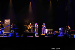 Le luxe d'un orchestre accompagnant Kathleen Biaz