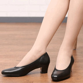 15-DS21 黒ラム23,5　冠婚葬祭　足に優しい　￥17,380（税込）