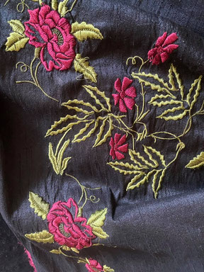 Broderie sur mesure, broderie d'époque,  Bordeaux Voyage au 19ème siècle