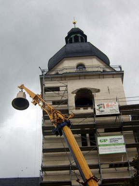  Der Johanniskirchgemeinde  Der Johanniskirchgemeinde Plauen wurde eine Spende für die Beschaffung neuer Glocken übergeben.wurde eine Spende für die Beschaffung neuer Glocken übergeben.