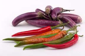 Auberginen und Chili