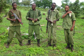 Foto: Baldus / Wildhüter im Selous