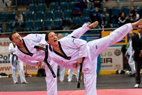 Taekwondo Poomsae Formenlaufen - Synchronsprung KICK AATC e.V. Augsburg