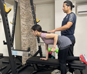また、厳選したトレーニング器具は、運動の効果を最大限引き出すことができるものです。コンパクトではありますが、目標達成に必要な施設環境をご用意しています。