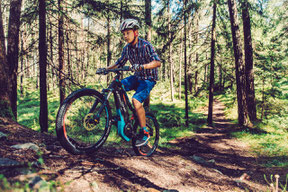 e-Mountainbikes für unwegsames Gelände