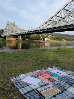 Schreibkurs Dresden Schreibend unterwegs Open Air mit Autorin Grit Bloß Blaues Wunder