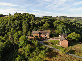 Conques, village-étape du chemin de Compostelle depuis huit siècles, pause pour les pèlerins, maison de vacances à côté de Conques