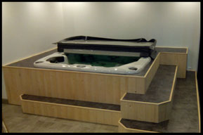 hermibois, habillage sur mesure d'un spa, avec différente trappes d'accès entretien