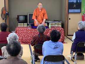 一関市藤沢　深萱自治会(黄海)　福祉保健部・女性部共催事業の寄席の様子