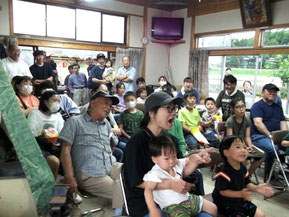 納涼夏祭り大会　マジックショーの様子