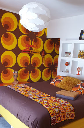 chambre, pop, couleur, orange, jaune, année 60-70 , vintage, rétro, lit, coussin