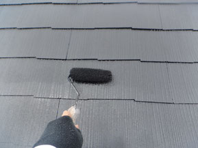 屋根コロニアル　フッ素塗装２回目状況