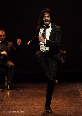 Flamencotänzer Farruquito (Juan Manuel Fernández Montoya) 2016 im tanzhaus nrw / Color-Foto by Boris de Bonn