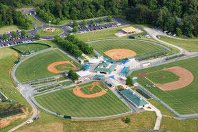 Nella foto lo splendido baseball park di Cove Creek costruito da John Grisham per i giovani della Little League