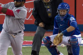 Nella foto Pablo Sandoval (soprannominato Panda) spezza la cintura durante uno swing (Foto da bleacherreport.com/)