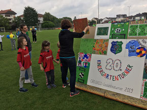 Tolles Mosaik kreiert von den Kindern!