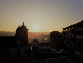 Blick vom Sé do Porto auf die Stadt im Abendlicht ©My own Travel