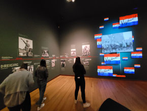 Jährlich unternimmt das Fachseminar Niederländisch eine Exkursion in das Zielsprachengebiet, hier im Friesischen Widerstandsmuseum. Foto: Ulrichs