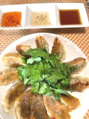 パクチー餃子　ハチワレ草