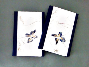 Notizbuch Saapapier mit Einschlüssen von Irisblüten