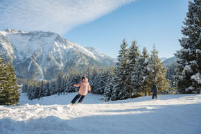 Skifahrer am Kranzberg in Mittenwald