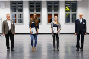 v.l.n.r. Dr. Fred Grunert (Vorstand IGJS), Pia Reinfeld / Masterstudentin Medizintechnik (gefördert durch die IGJS), Lea Bohne / Bachelorstudentin Elektrotechnik(Informationstechnik (gefördert durch ams), Prof. Giesecke (EAH Jena)