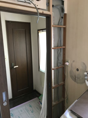 洗面所建具交換