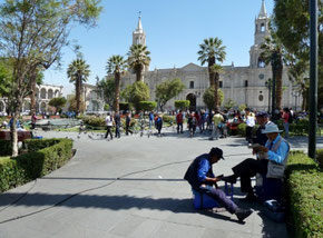 Arequipa: la place centrale et la Cathédrale
