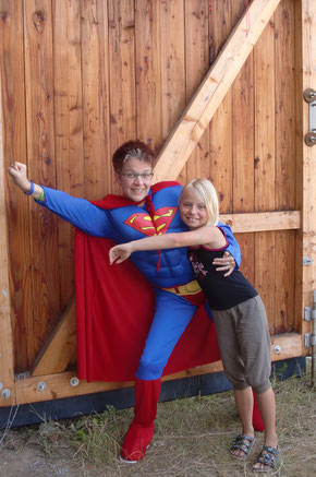 Andrea Kühn als Superman