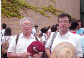 長谷川顧問（右）と事務局牧野（左）