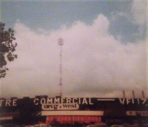 L'antenne de RFM sur le toit du centre commercial Vélizy 2.