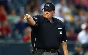 Nella foto l'umpire Hunter Wendelsted (USATSI)