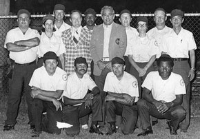 Nella foto Alfio D'Aprile (il 7° da sinistra) 3rd ISF Women's World Championship August 8-14, 1974 Stratford, CT, USA