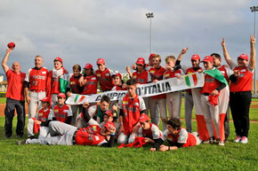 Nella foto la squadra di Bolzano dove giocava Alessio, Campione d'Italia Allievi 2013