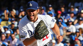 Clayton Kershaw dopo l'ultimo out di questa notte (latimes.com)