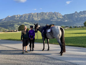 stolzer Papa, Olivia und Daisy in Werdenberg *klick* auf Bild für Kurzfilm